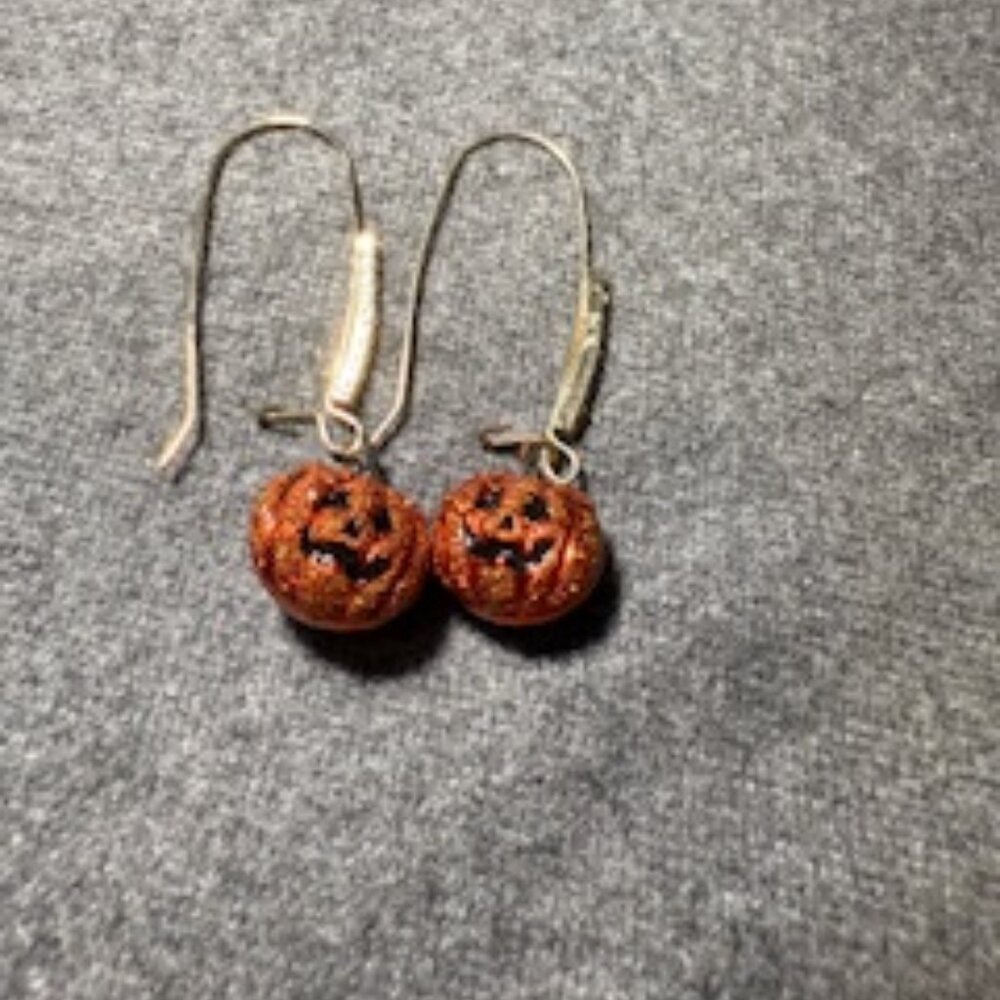 BETSEY JOHNSON Halloween Jack-o-Lantern earrings. NWOT